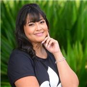 Professora de português graduada pela Universidade Federal Rural do Rio de Janeiro, oferece aulas de português para adolescentes e adultos